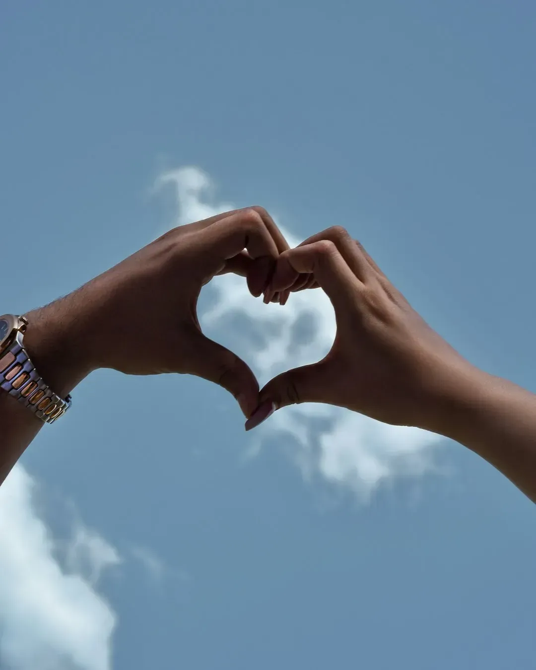 Small Gestures Replace Grand Ones as the Primary Love Language (Image Credits: Unsplash)