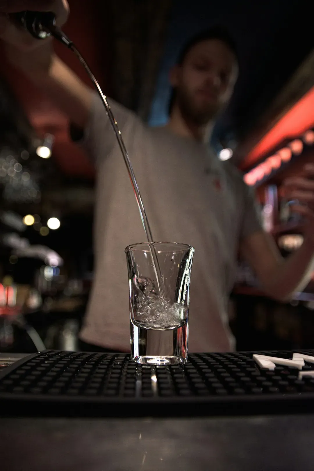 The Vodka Soda: The Drink That Says "I'm Being Good" (Image Credits: Unsplash)