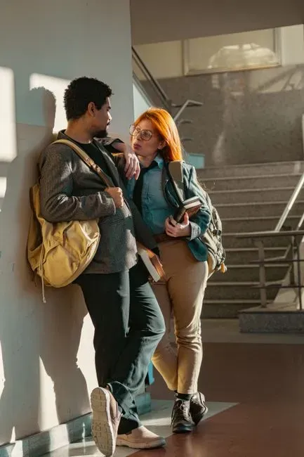 5. They Lean Toward You During Conversation (Image Credits: Pexels)