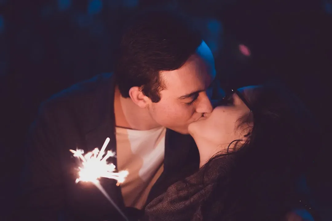 Walking her to the door and the goodnight kiss debate (Image Credits: Unsplash)