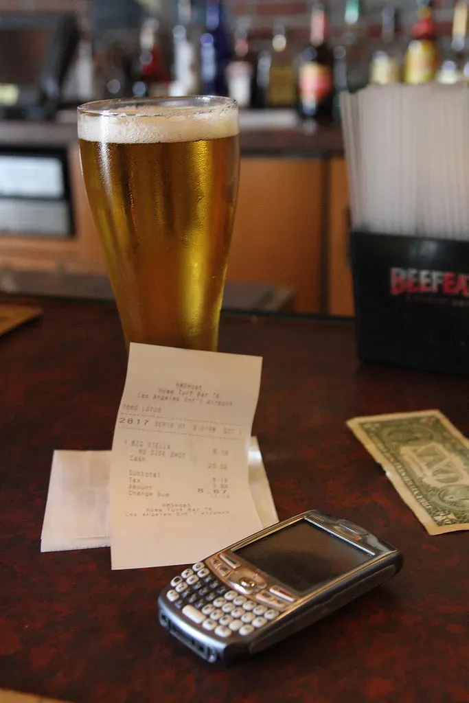 9. Ordering "Just a Beer" Without Specifying (Jen SFO-BCN, Flickr, <a href="https://creativecommons.org/licenses/by/2.0/" target="_blank" rel="noopener">CC BY 2.0</a>)