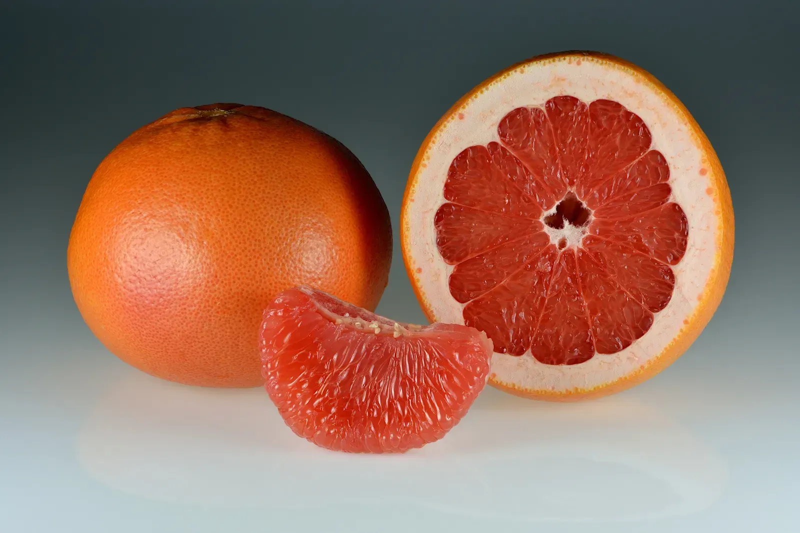 6. Grapefruit, when certain medications are involved (By Ivar Leidus, <a href="https://commons.wikimedia.org/w/index.php?curid=98331782" target="_blank" rel="noopener">CC BY-SA 4.0</a>)