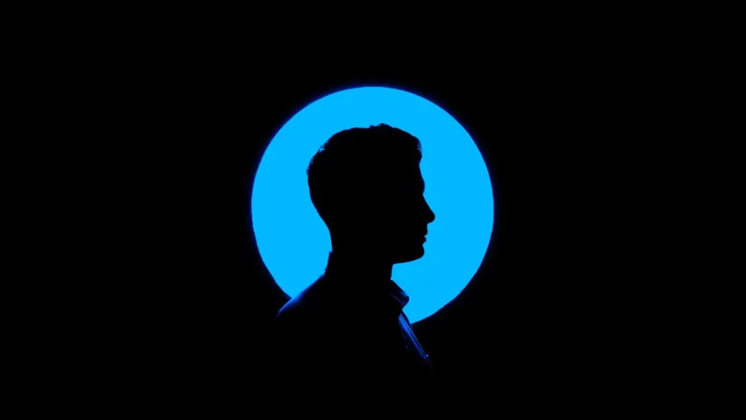 4. Losing Your Identity to Stay in the Relationship (Image Credits: Unsplash)