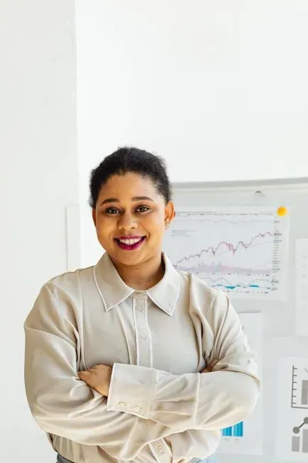 She Isn't Threatened by Other People's Success (Image Credits: Pexels)