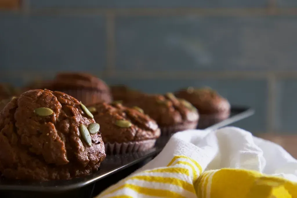 9. Keeping Food Out at Room Temperature for Hours (Image Credits: Rawpixel)