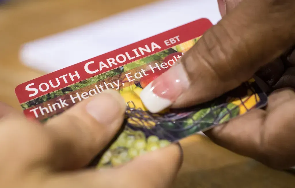 How SNAP Benefits Are Delivered and Accessed (Image Credits: Flickr)