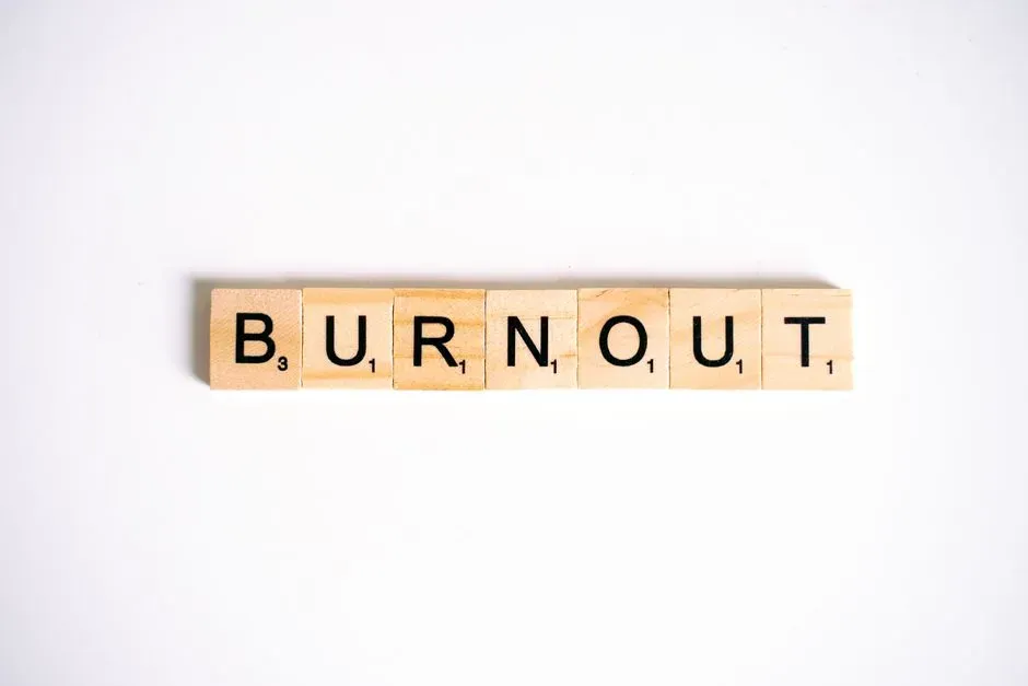6. Normalizing Overwork and Busyness as Moral Virtues (Image Credits: Pexels)