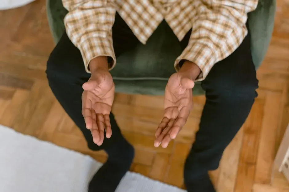 4. Keeping Your Hands Visible and Calm (Image Credits: Pexels)