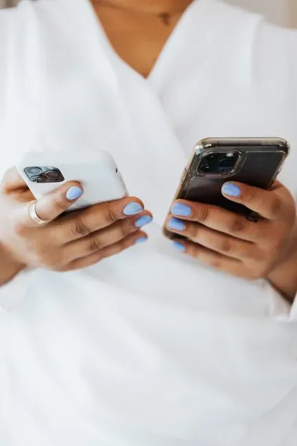 Why our brains are wired to compare (Image Credits: Pexels)