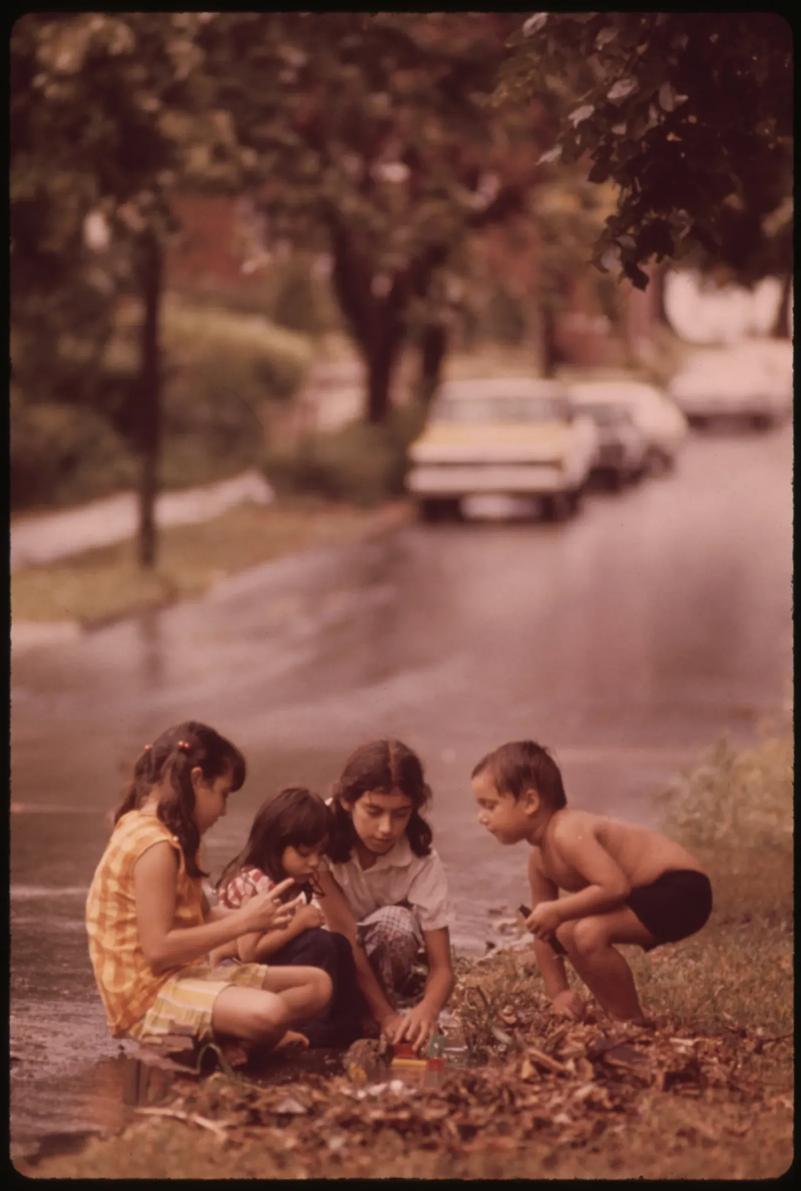 8. Strangers and neighbors filled in as backup supervision (U.S. National Archives and Records Administration, <a href="https://commons.wikimedia.org/w/index.php?curid=17116530" target="_blank" rel="noopener">Public domain</a>)