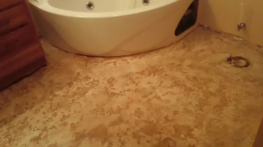 6. Dark, Tuscan-style brown bathrooms (Decorative Concrete Kingdom, Flickr, <a href="https://creativecommons.org/licenses/by/2.0/" target="_blank" rel="noopener">CC BY 2.0</a>)