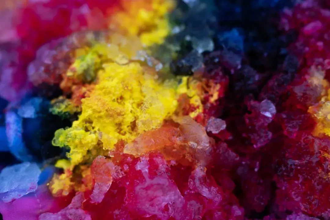 4. Synthetic Petroleum-Based Dyes (Yellow 5, Yellow 6, Blue 1, Blue 2, Green 3) (Image Credits: Unsplash)