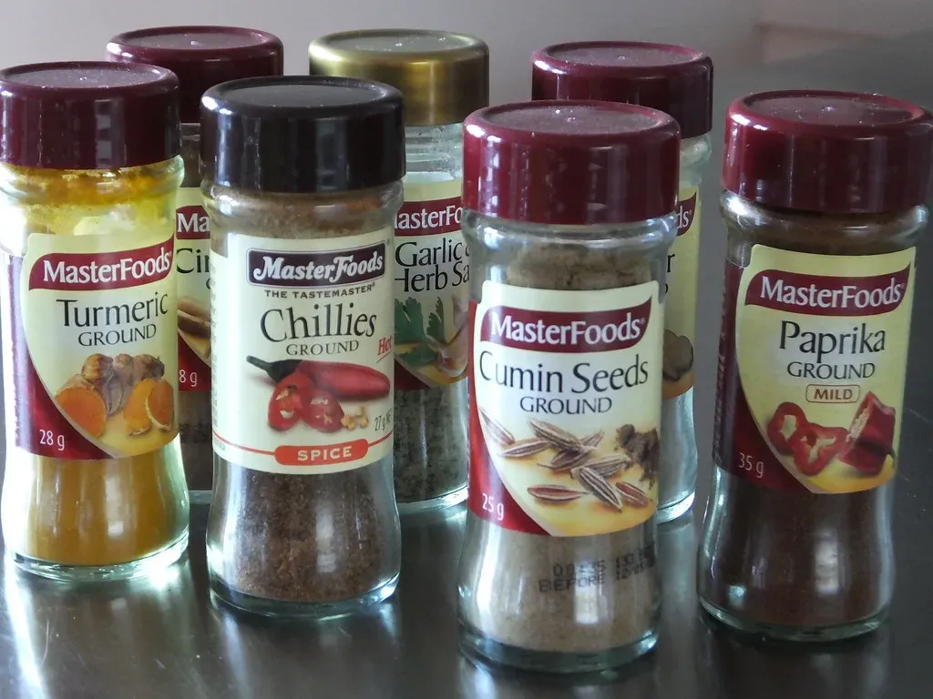 Using Old or Improperly Stored Spices (jacqui.brown33, Flickr, <a href="https://creativecommons.org/licenses/by-sa/2.0/" target="_blank" rel="noopener">CC BY-SA 2.0</a>)