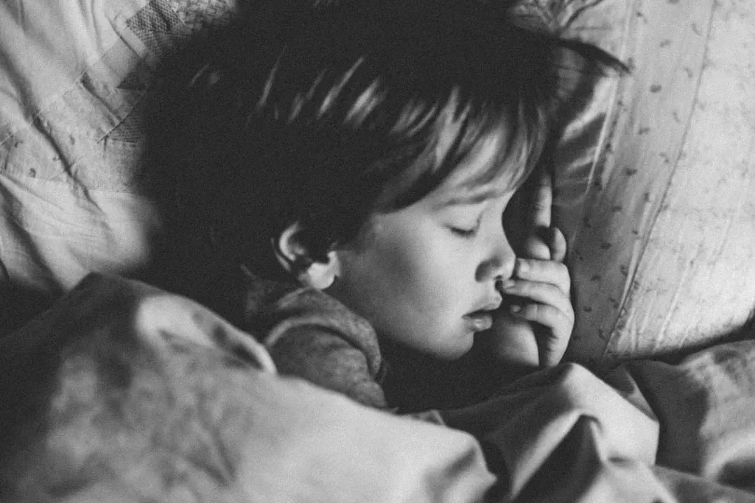 9. Persistent sleep disturbances beyond toddlerhood (Image Credits: Unsplash)