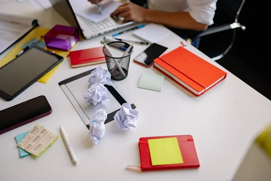"I'm not messy, I'm just busy" (Image Credits: Pexels)