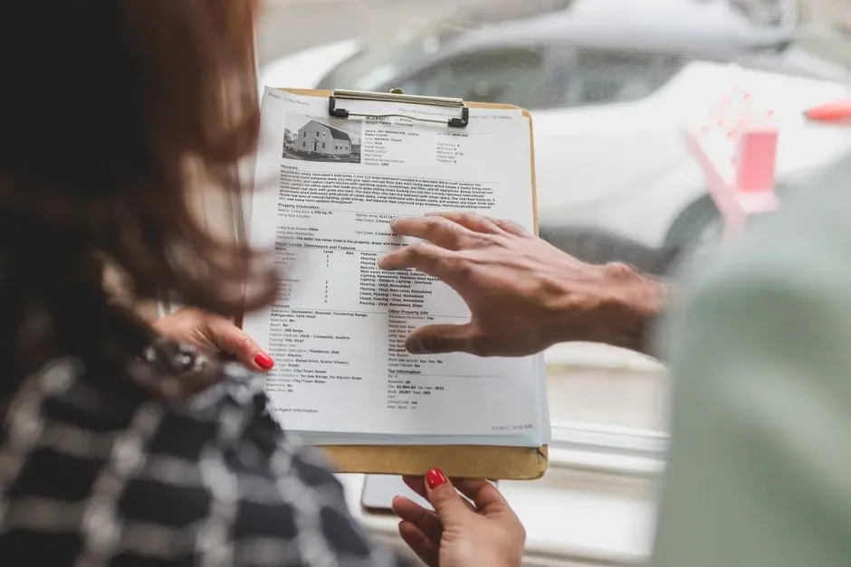 9. "Honestly, It Looks Like This Has Been Sitting for a While" (Image Credits: Pexels)