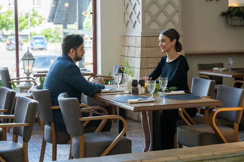 9. Pretending Not to Be Hungry on a First Date (Image Credits: Pexels)