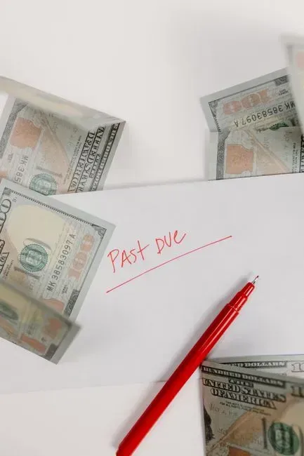 7. Late or missing HOA dues and paperwork (Image Credits: Pexels)
