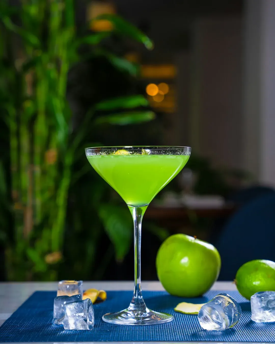 3. The Appletini: Still Carrying Baggage (Image Credits: Unsplash)