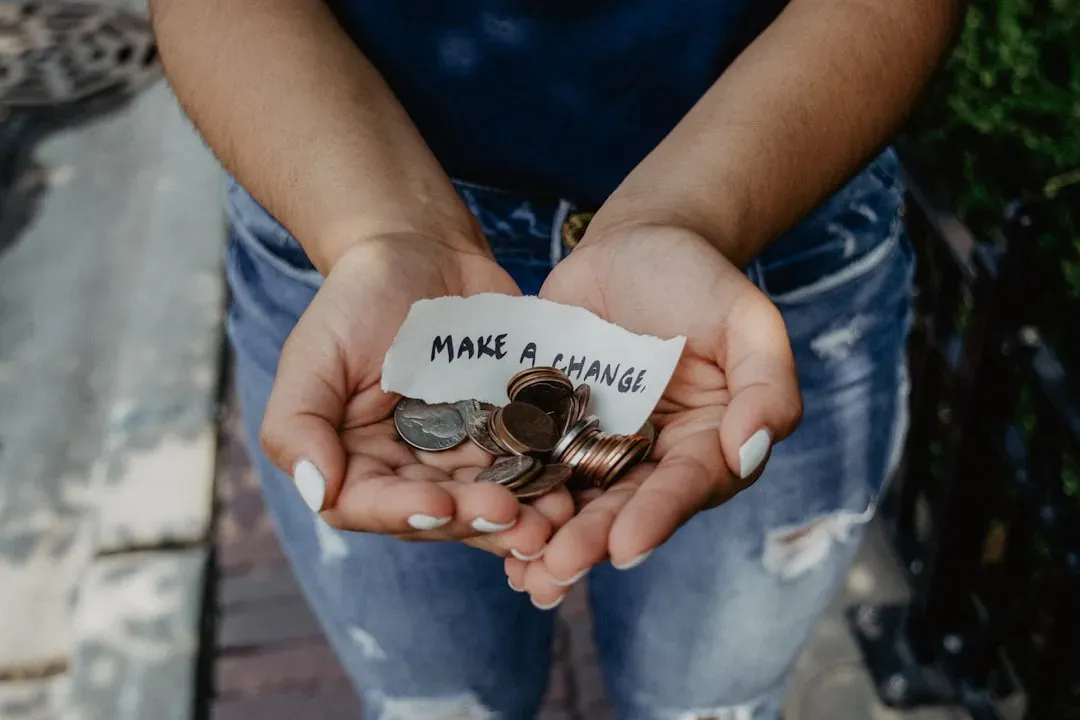 5. Making Qualified Charitable Distributions to Reduce Taxable Income (Image Credits: Unsplash)
