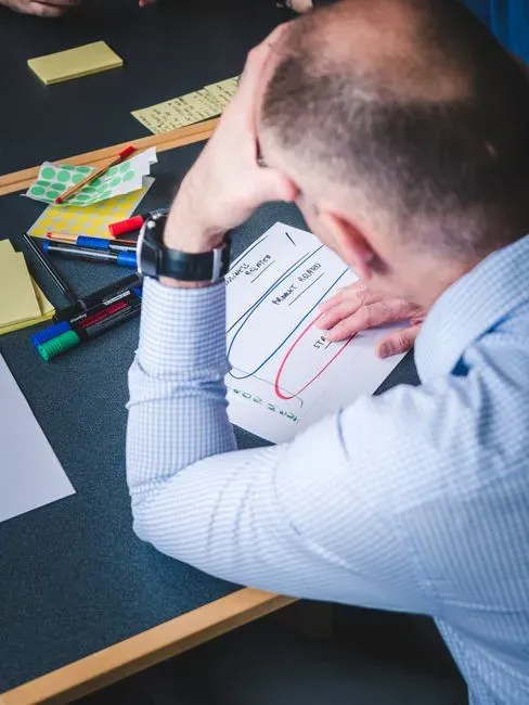 5. Making Decisions Without Crowd-Sourcing Approval (Image Credits: Pexels)