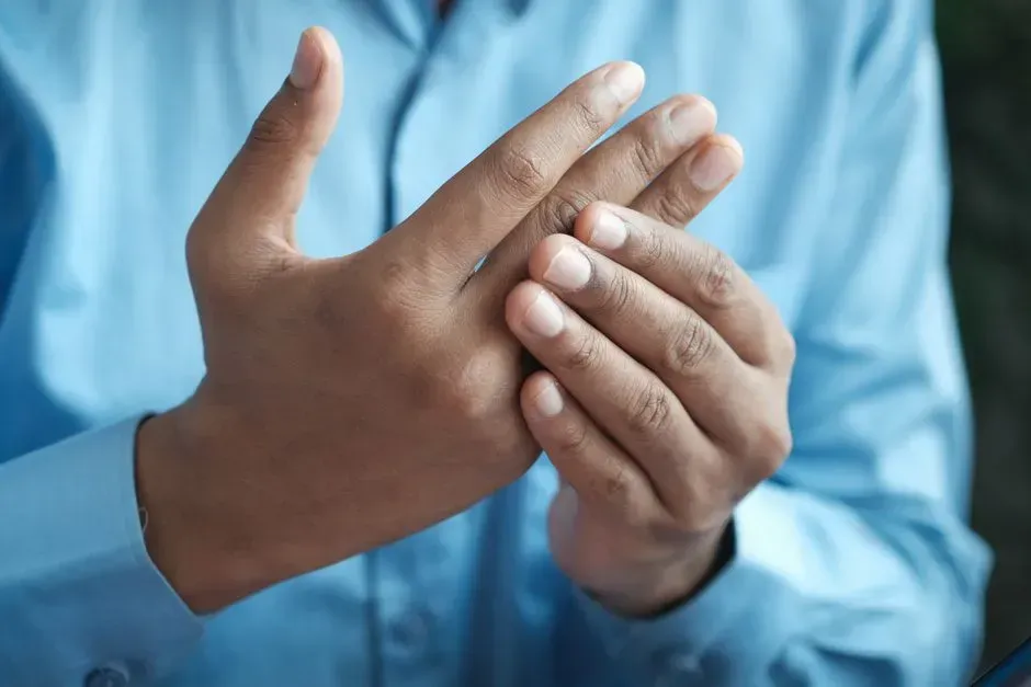 6. Numbness, Tingling, or a Pins and Needles Feeling (Image Credits: Pexels)