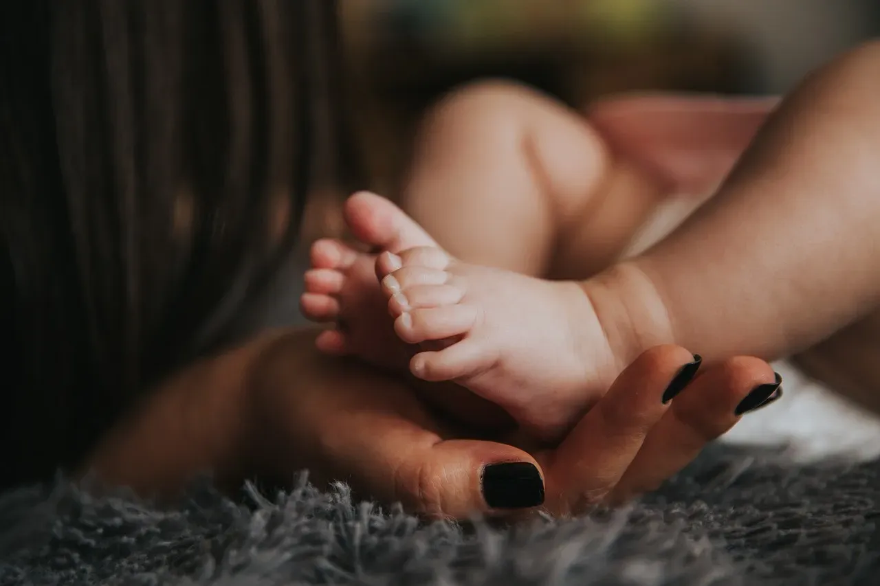 9. Not Overthinking Every Parenting Decision (Image Credits: Pixabay)