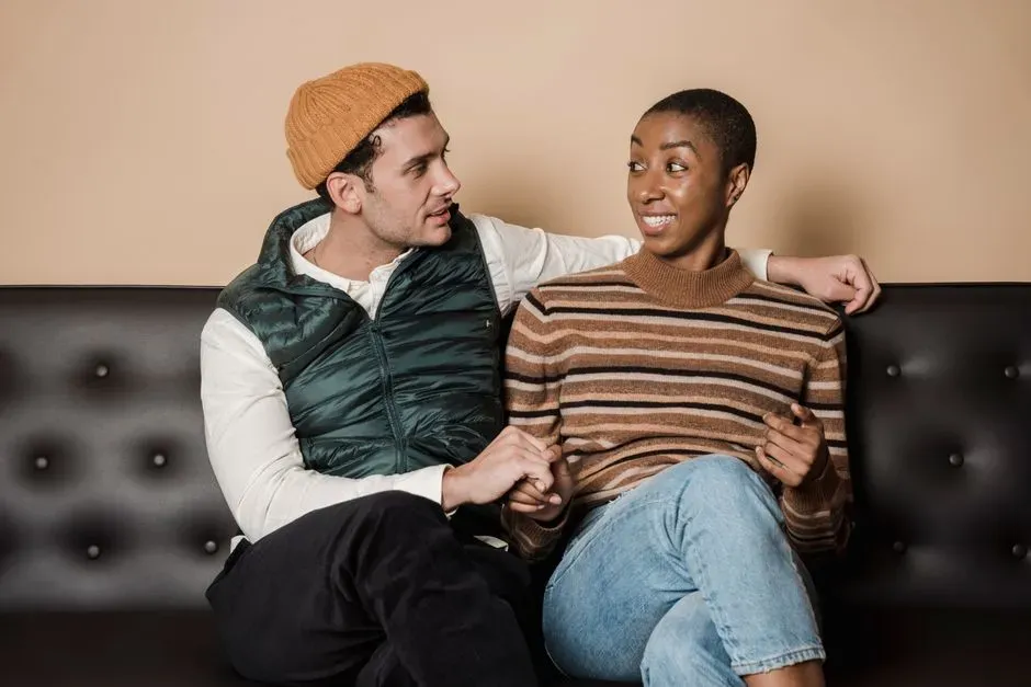 7. Oversharing Too Early in the Relationship (Image Credits: Pexels)