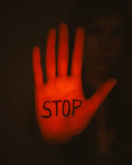 7. Giving Yourself Permission to Not Answer Right Away (Image Credits: Pexels)