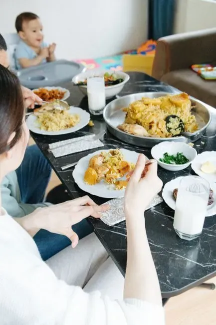 4. Eating Different Meals Than the Kids (Image Credits: Pexels)