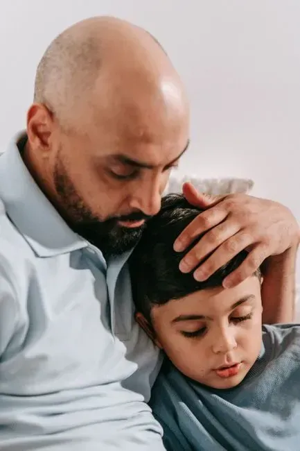 7. Never Criticize Parents in Front of the Children (Image Credits: Pexels)