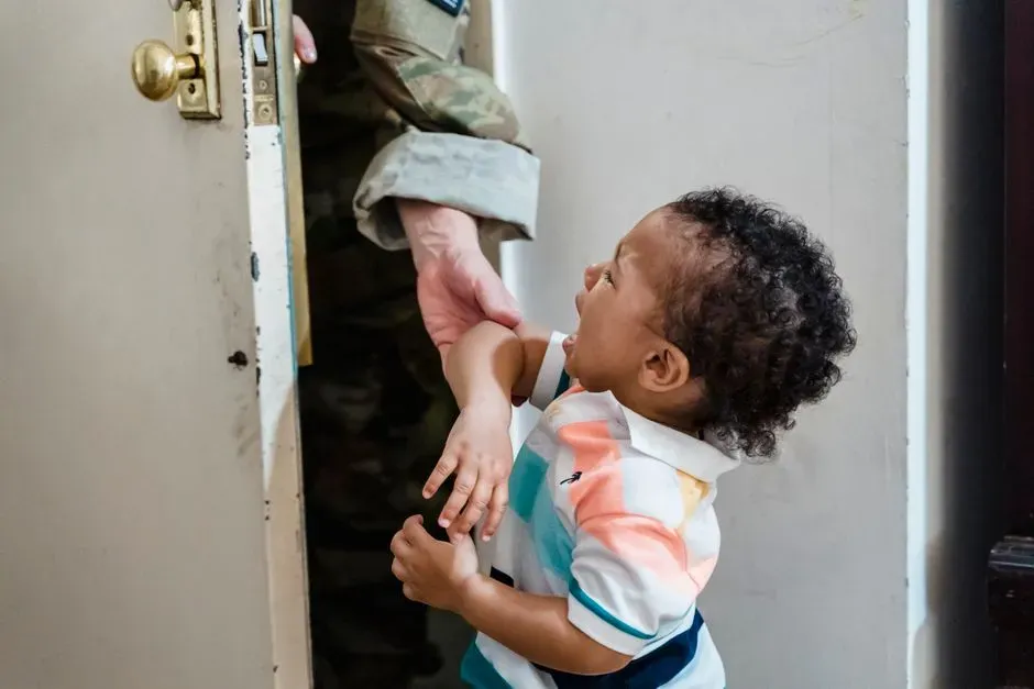 2. A sudden change in how the child separates from a parent (Image Credits: Pexels)