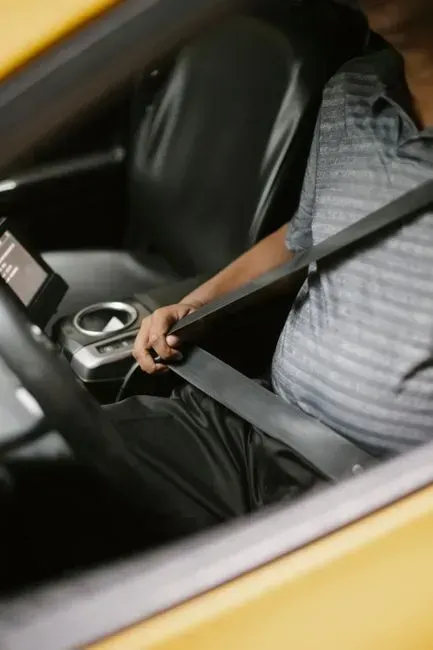 3. Driving Without Seatbelts as a Given (Image Credits: Pexels)