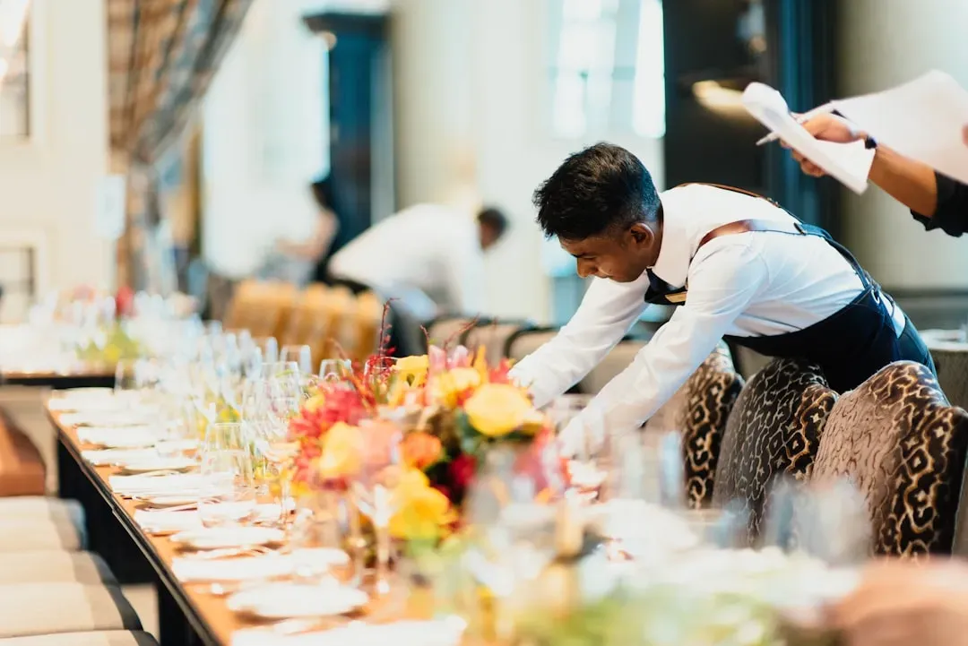 1. Asking for a box before the meal is officially over (Image Credits: Unsplash)