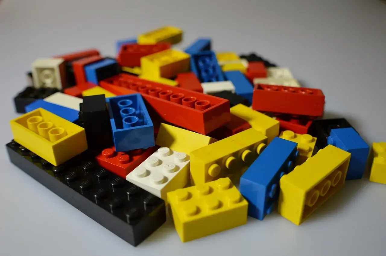 12. Set up a LEGO or building block station (Image Credits: Pixabay)