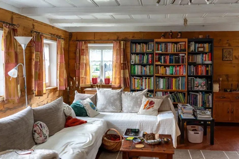1. Overcrowded rooms with too much furniture (Image Credits: Pexels)