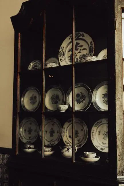 A Well-Stocked China Cabinet (Image Credits: Pexels)