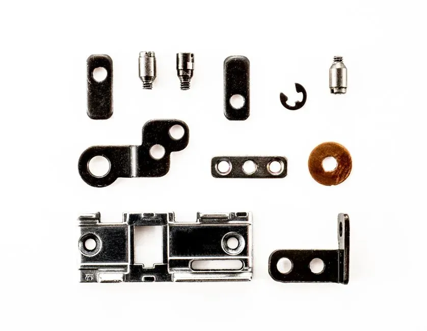 8. Broken or mismatched hardware (Image Credits: Pexels)