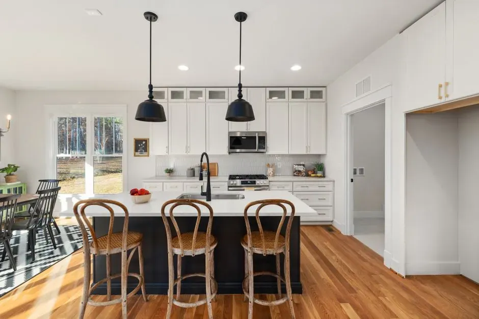 2. The Overly Rustic Farmhouse Aesthetic (Image Credits: Pexels)