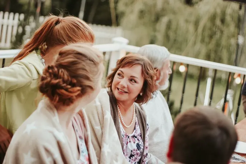 Struggling to set boundaries with extended family (Image Credits: Pexels)