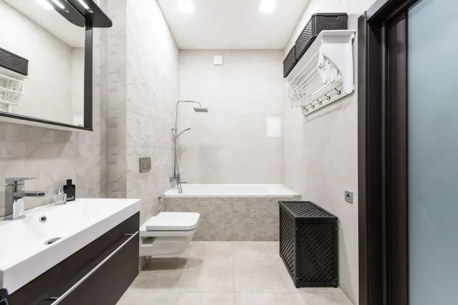 3. Upgrade to a Matching Set of Bathroom Fixtures (Image Credits: Pexels)