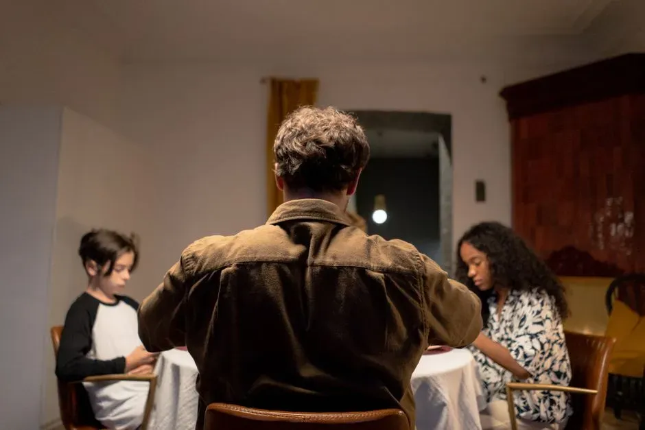 2. Asking Intrusive Questions About Relationships, Money, and Life Plans (Image Credits: Pexels)