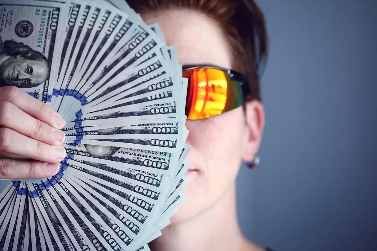 2. Shared Financial Goals (Image Credits: Pixabay)