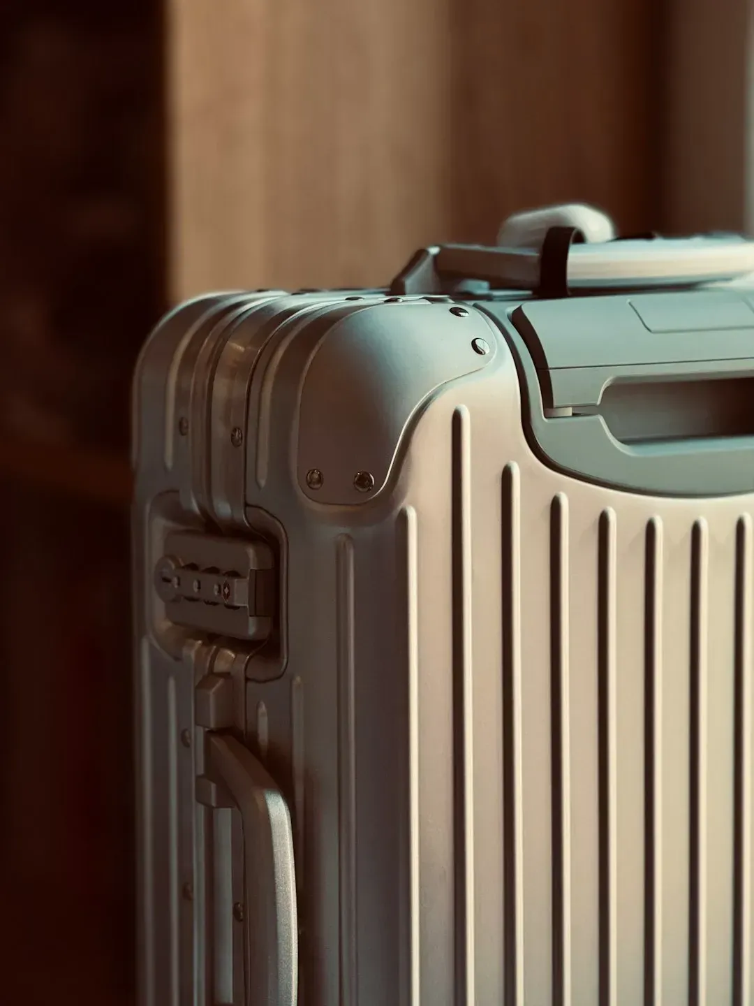 6. Simple, well-made luggage (Image Credits: Unsplash)