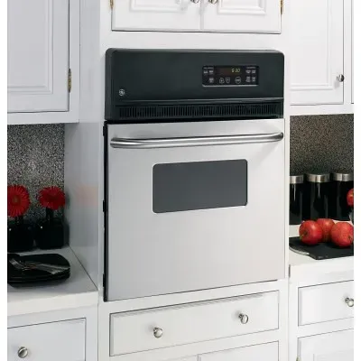 4. Electric Wall Ovens (Goedeker's, Flickr, <a href="https://creativecommons.org/licenses/by/2.0/" target="_blank" rel="noopener">CC BY 2.0</a>)