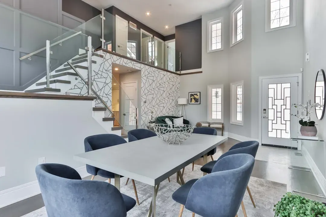 4. Rapid, Maximalist Home Renovation (Image Credits: Unsplash)