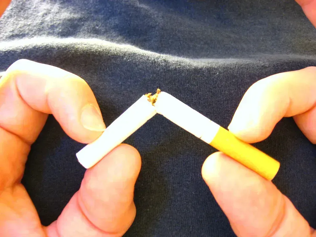 2. Smoking (Qfamily, Flickr, CC BY 2.0)