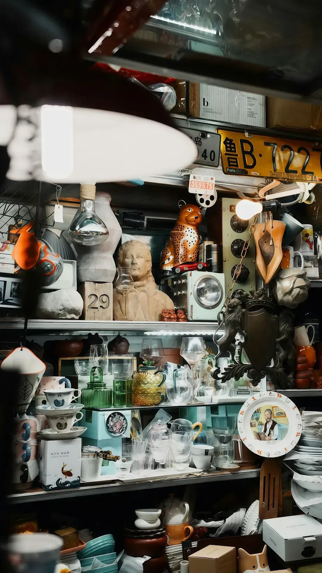 11. Decorative Clutter That Collects Dust Without Adding Value (Image Credits: Unsplash)