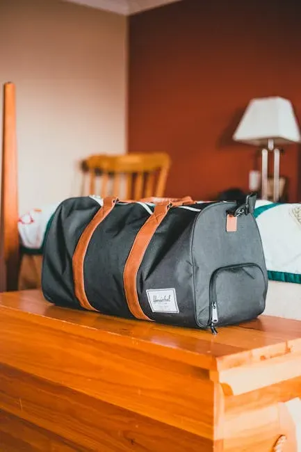 6. Overstuffed, Cluttered Bags (Image Credits: Pexels)