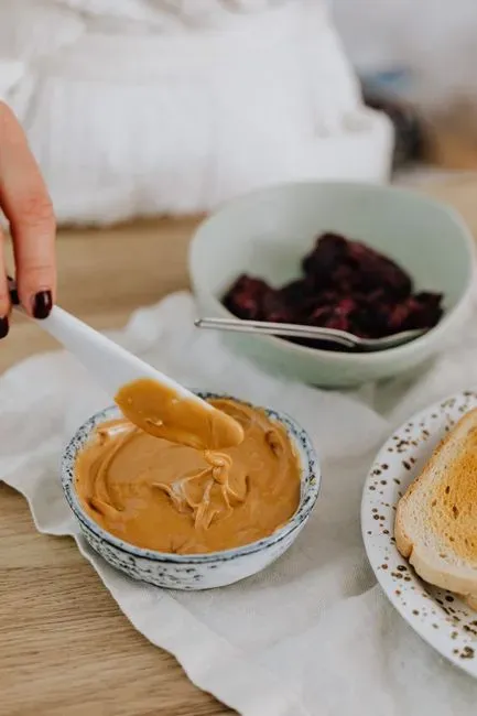 2. Celery and Peanut Butter (Image Credits: Pexels)